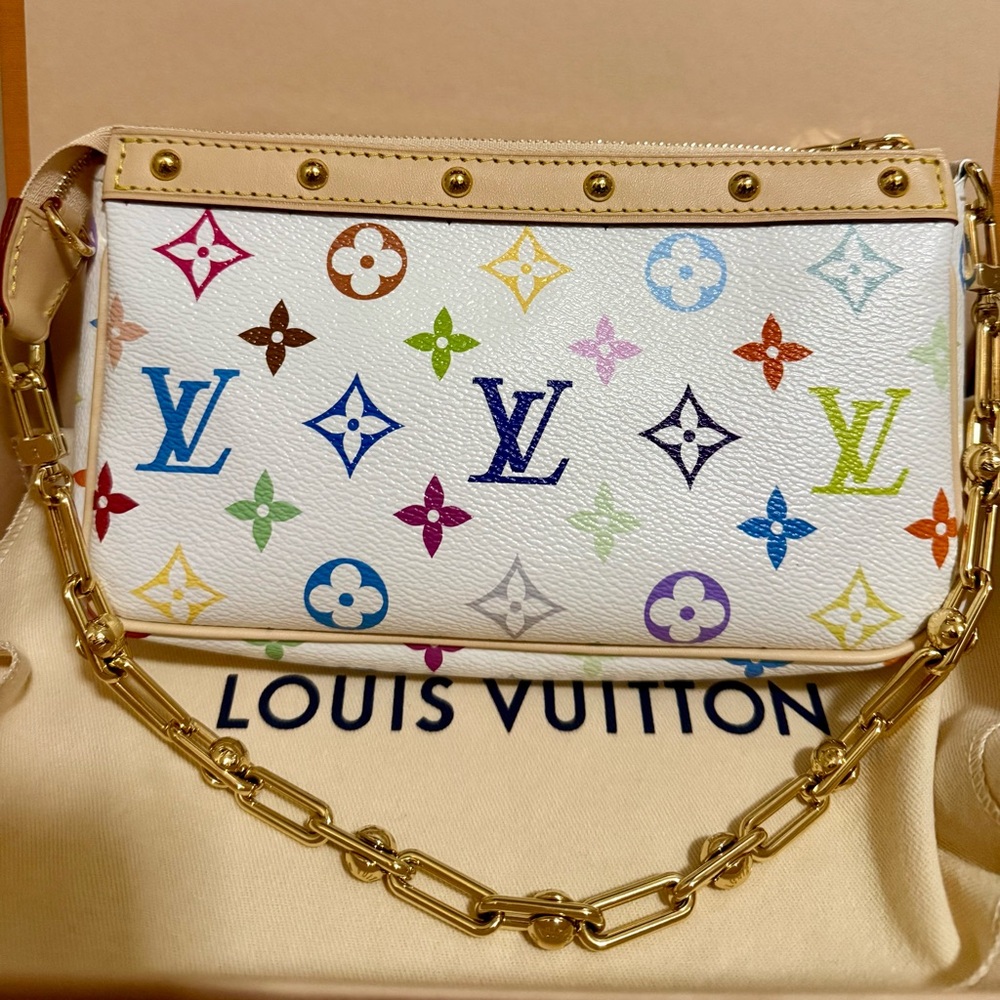 Sale Fm $3500🎉. Louis Vuitton 2026 White Murakami Monogram Clutch